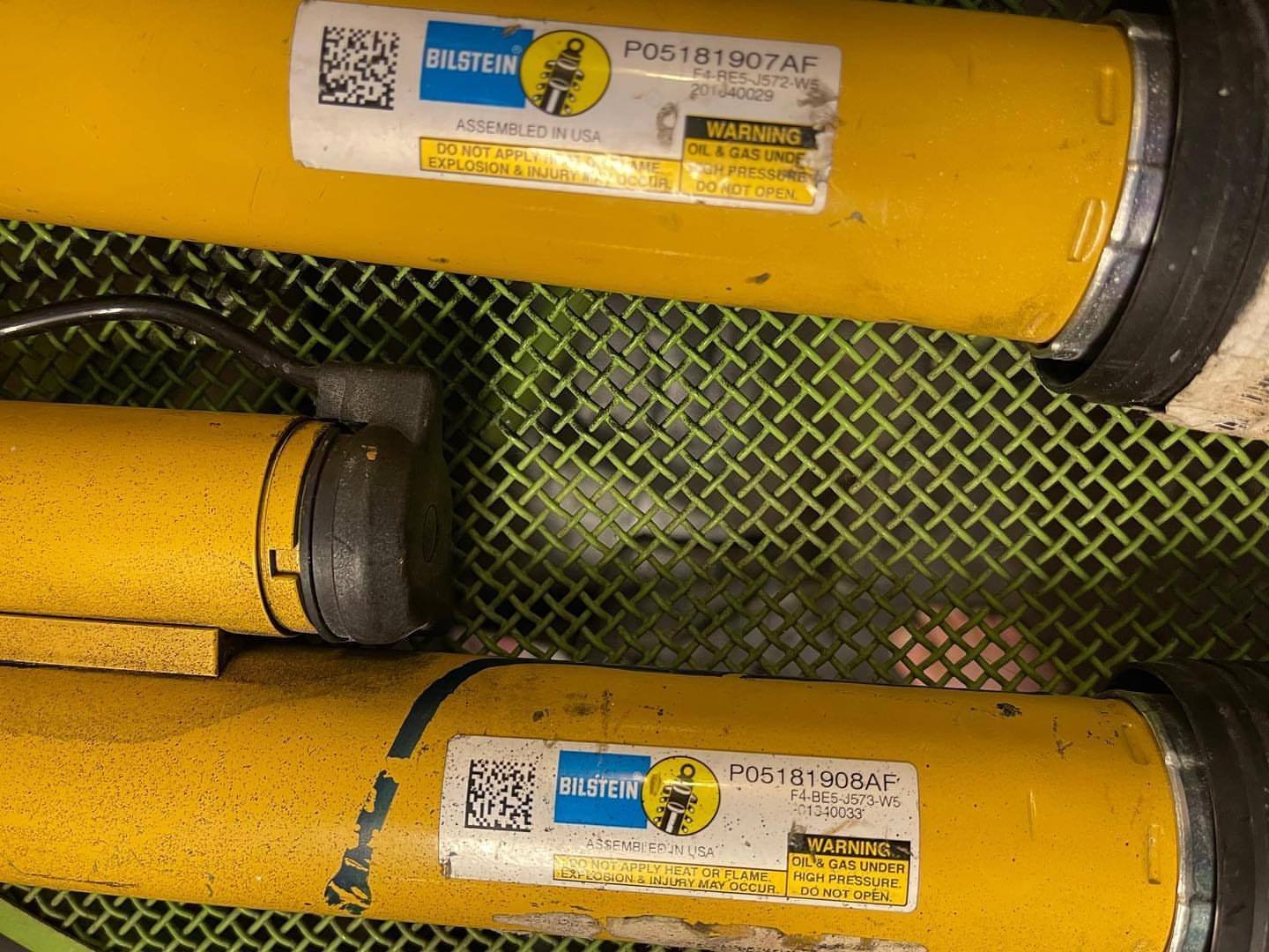 15-21 Dodge Charger SRT Struts Socks Set – Front and Rear - Image 3