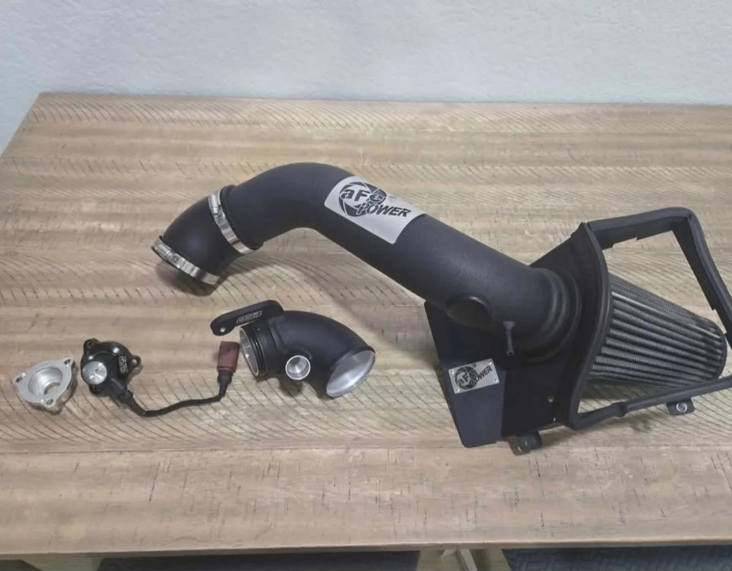 AUDI BODY PARTS/OLD AND BRAND NEW - Image 78