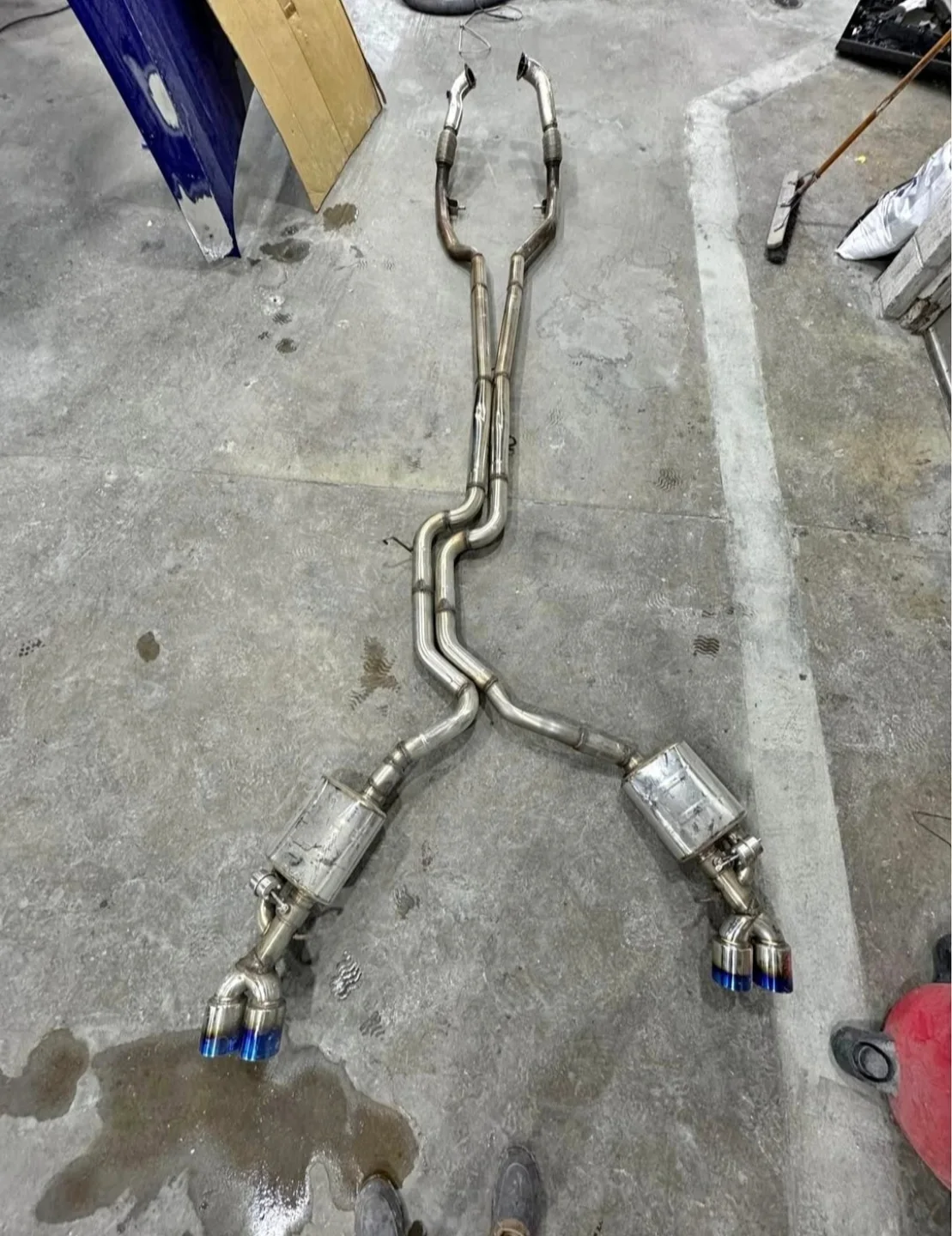 AUDI BODY PARTS/OLD AND BRAND NEW - Image 88