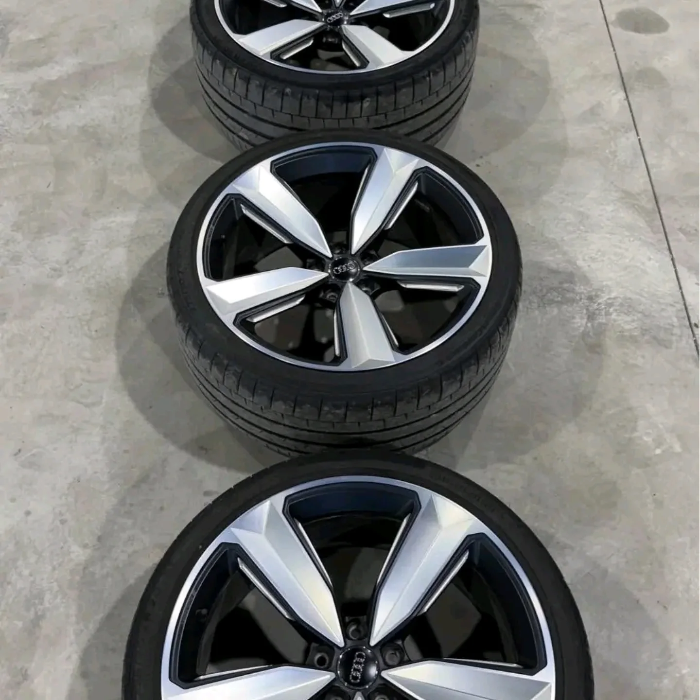 AUDI BODY PARTS/OLD AND BRAND NEW - Image 90