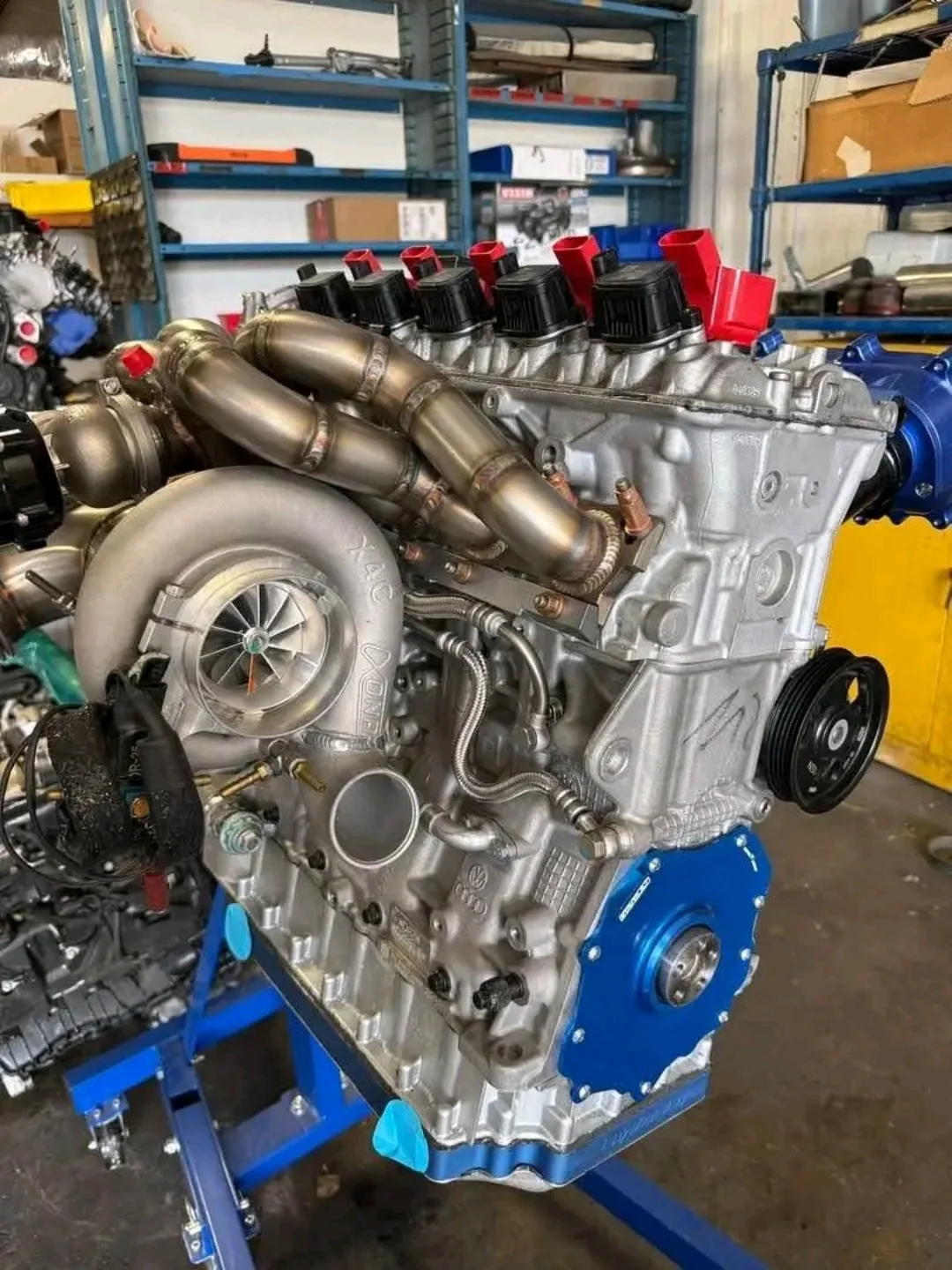 AUDI BODY PARTS/OLD AND BRAND NEW - Image 100