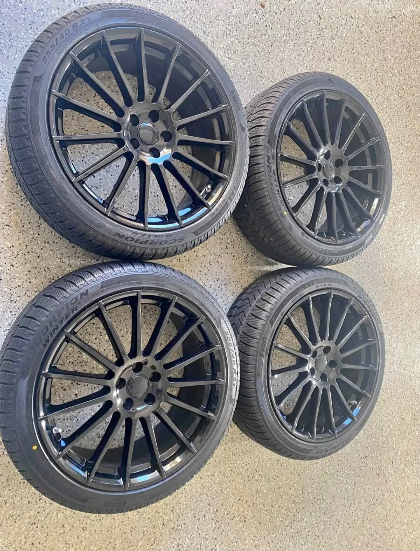 AUDI BODY PARTS/OLD AND BRAND NEW - Image 110