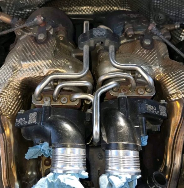 AUDI BODY PARTS/OLD AND BRAND NEW - Image 65