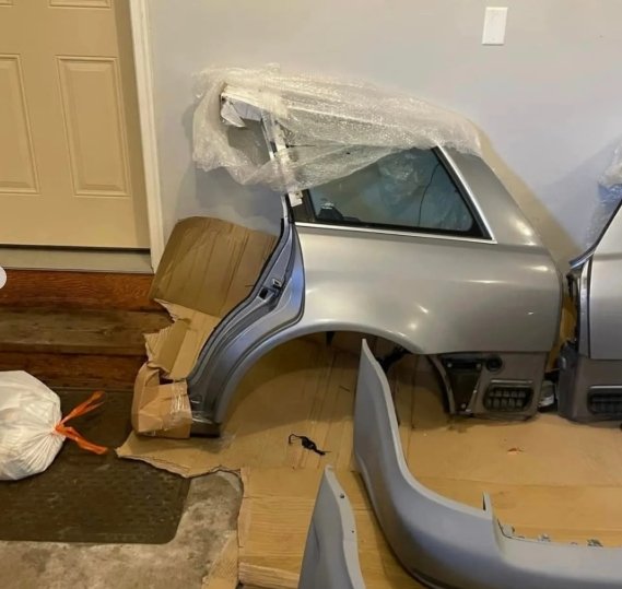 AUDI BODY PARTS/OLD AND BRAND NEW - Image 55