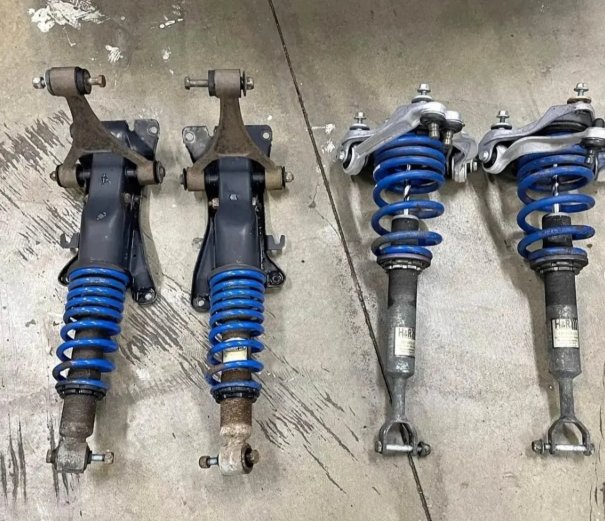 AUDI BODY PARTS/OLD AND BRAND NEW - Image 3