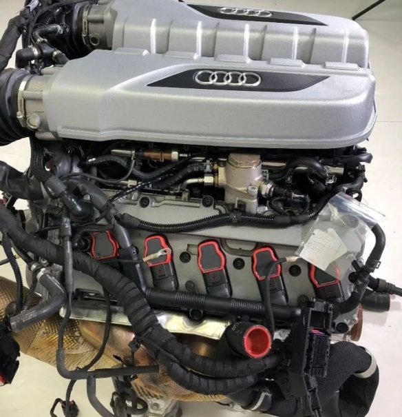 AUDI BODY PARTS/OLD AND BRAND NEW - Image 46