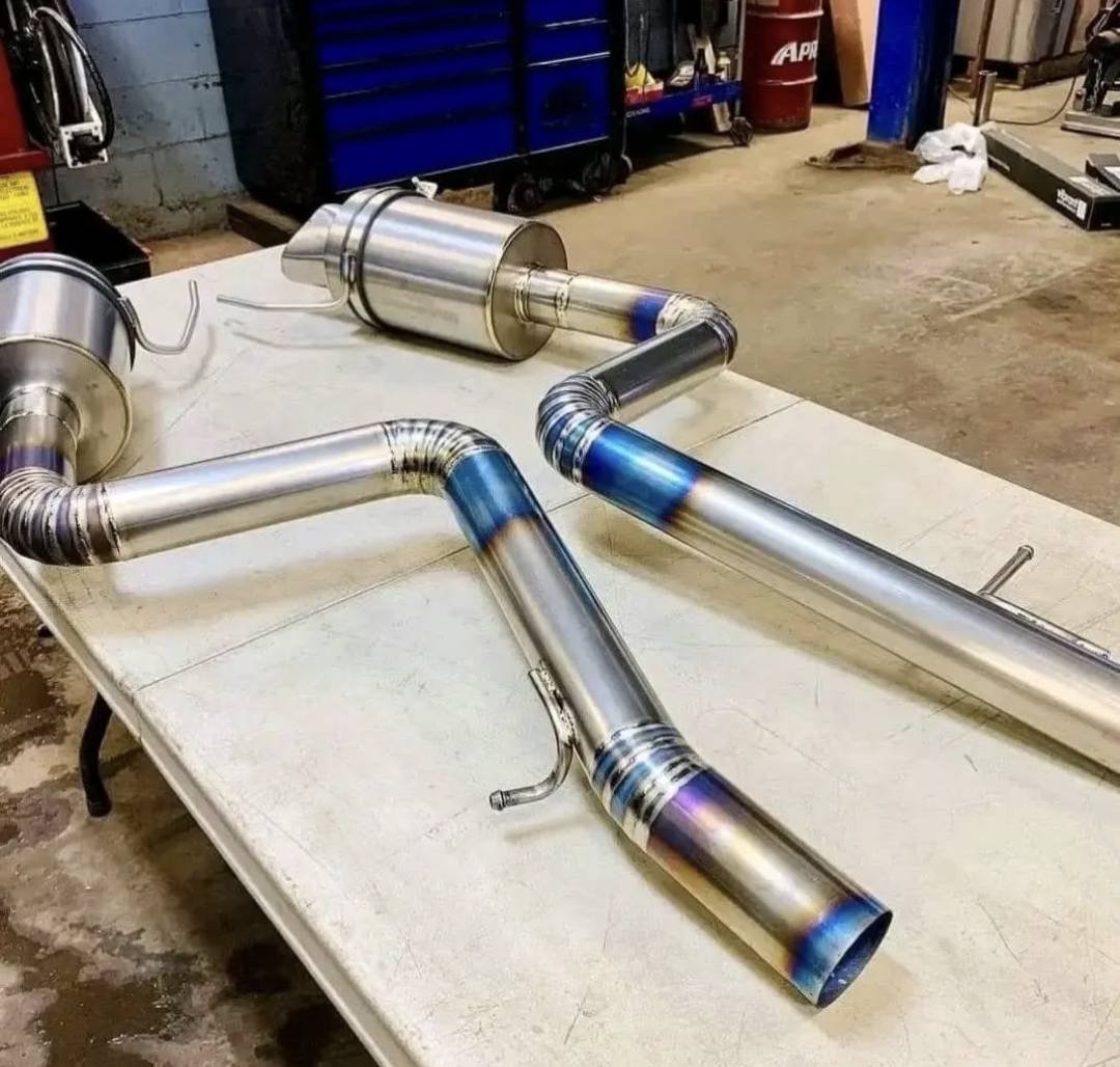 Lexus ES 350 / Lexus IS 350 – Crafted for Luxury, Engineered for Performance - Image 3